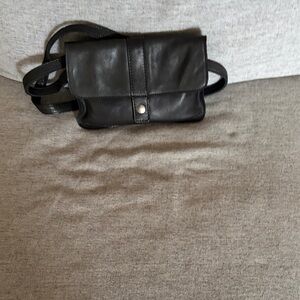 Black Leather Crossbody Belt Bag - Minimal Men’s Carry
